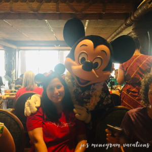 Jo of Jo’s Monogram Vacations at Best Friends character breakfast at ‘Ohana at Disney’s Polynesian Resort